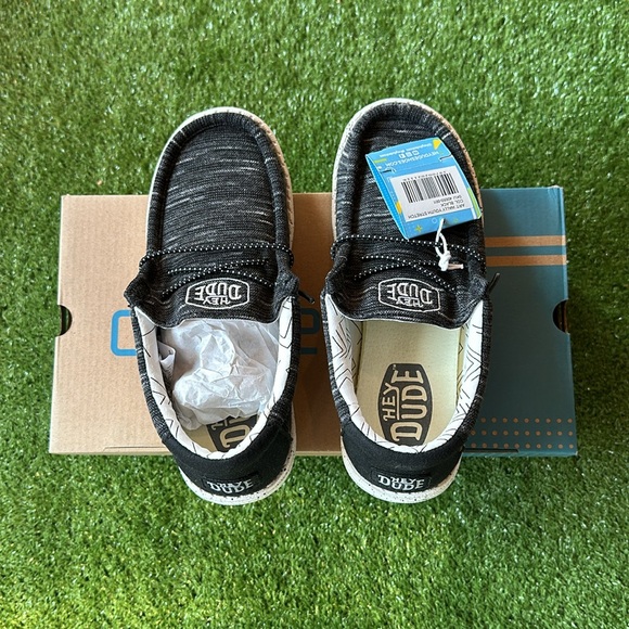 Boy’s Hey Dude Wally Stretch - Black - Multiple Sizes - Picture 5 of 8